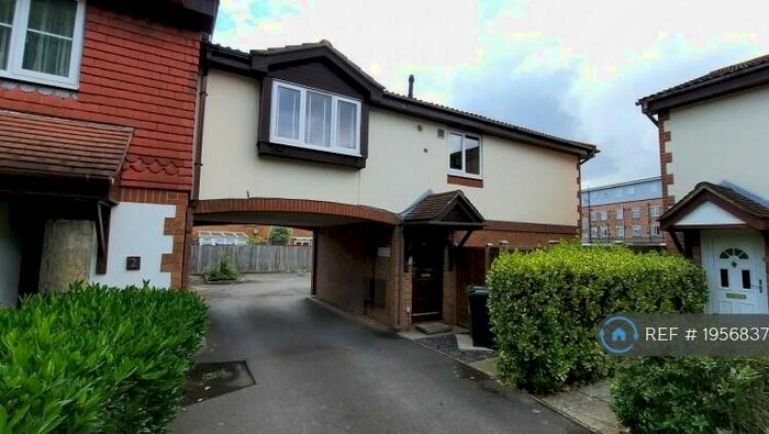 2 Bedroom End Of Terrace House To Rent In Templeton Close, Portsmouth, PO2