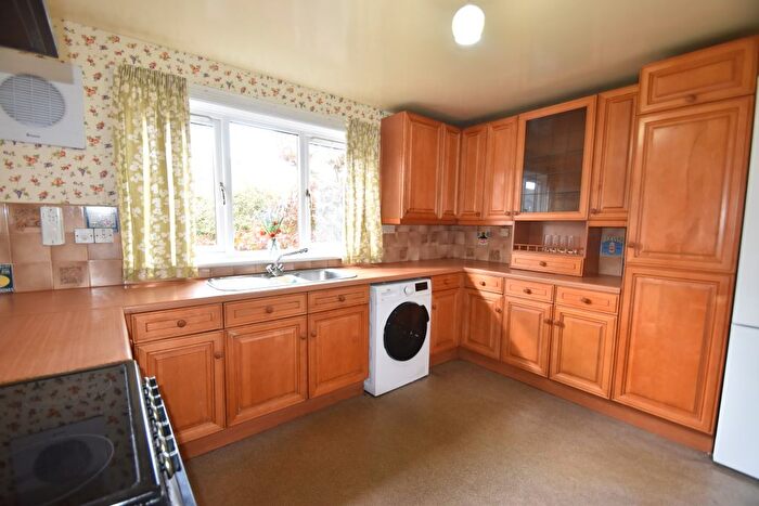 3 Bedroom End Of Terrace House For Sale In Barclay Way, Livingston, EH54