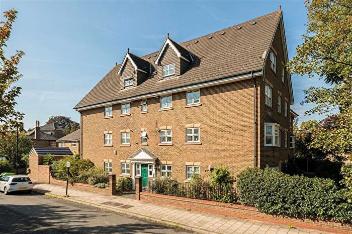 2 Bedroom Flat For Sale In Hackford Road, Stockwell, SW9