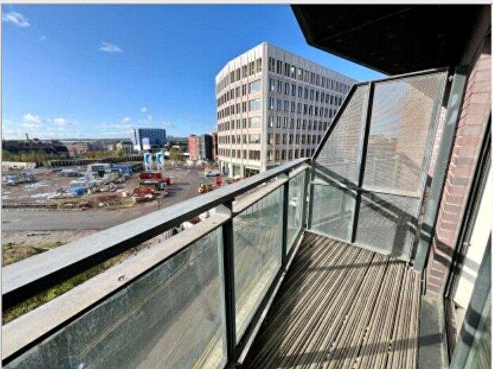 2 Bedroom Flat For Sale In Waterloo Street, Leeds, West Yorkshire, LS10