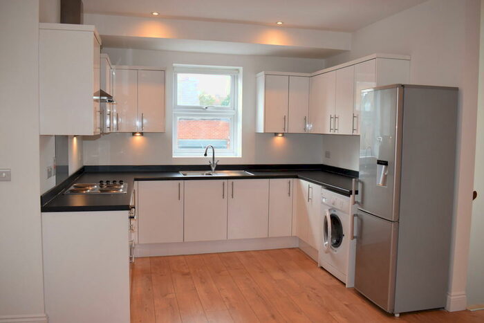 2 Bedroom Apartment To Rent In Cowslip Road, South Woodford, E18