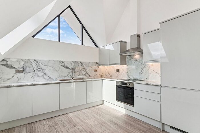 1 Bedroom Flat To Rent In Upper Square, Isleworth, TW7