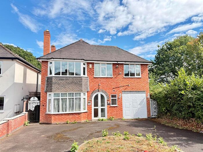 4 Bedroom Detached House For Sale In Lawnswood Avenue, Shirley, Solihull, B90