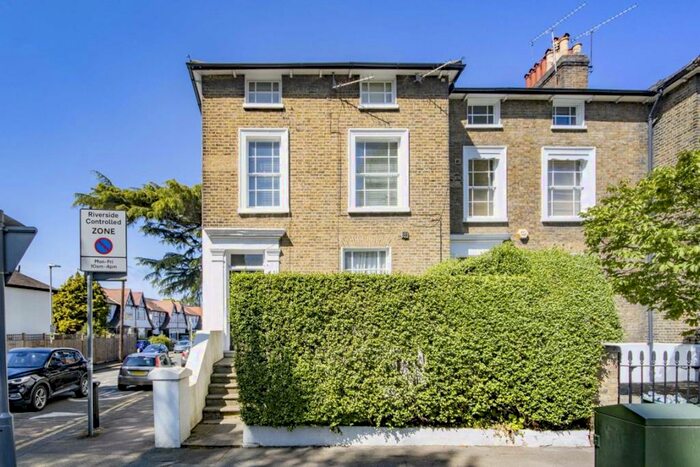 2 Bedroom Flat To Rent In Maple Road, Surbiton, KT6