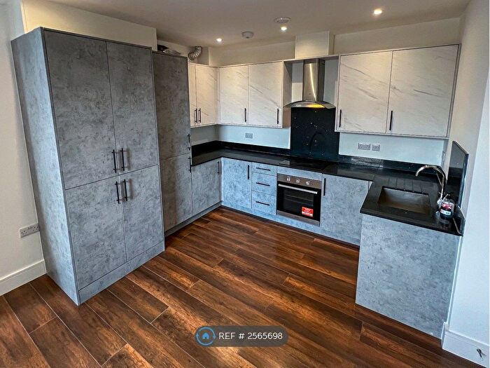 1 Bedroom Flat To Rent In Quest House, Hounslow, TW3