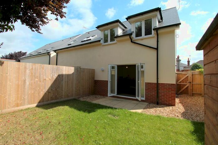 4 Bedroom Property To Rent In Richards Close, Bournemouth, BH10
