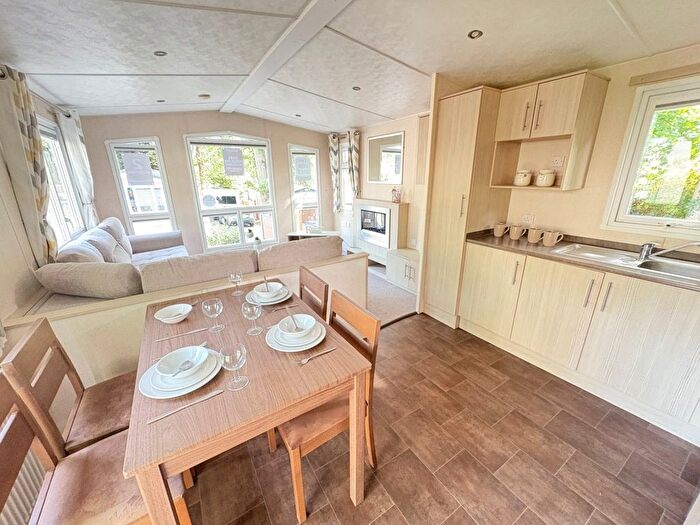 2 Bedroom Mobile/park Home For Sale In The Ridge West, St. Leonards-On-Sea, TN37