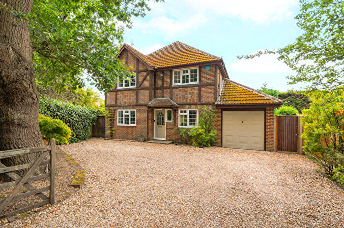 4 Bedroom Detached House For Sale In Old Woking Road, Woking, Surrey, GU22