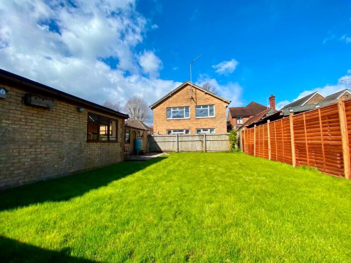 2 Bedroom Maisonette To Rent In Goldsworth Road, Woking, GU21