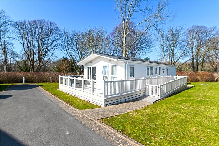 3 Bedroom Park Home For Sale In Chewton Meadow, Hoburne Naish Holiday Park, Barton On Sea, Hampshire, BH25