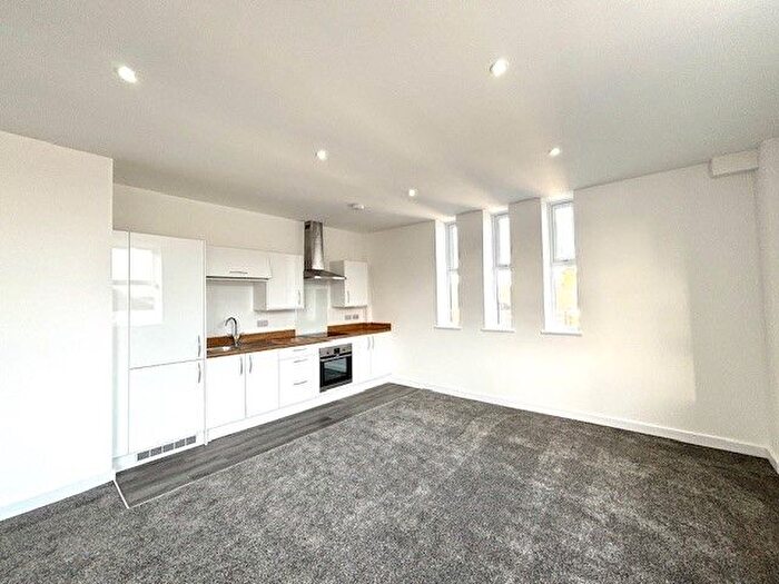 2 Bedroom Flat To Rent In Percy Street, Hull, HU2