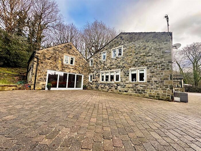 5 Bedroom Detached House For Sale In Woodhouse Lane., Halifax, HX3