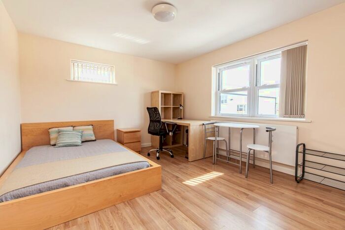 1 Bedroom Flat To Rent In Cowley Road, Oxford, OX4