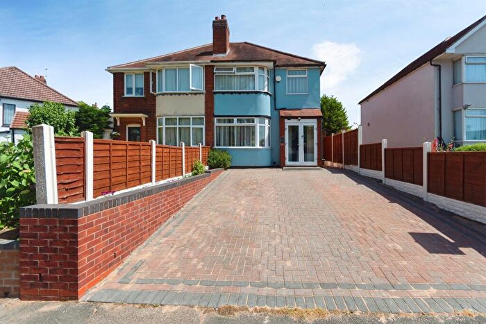3 Bedroom Semi-Detached House For Sale In Acheson Road, Shirley, Solihull, B90