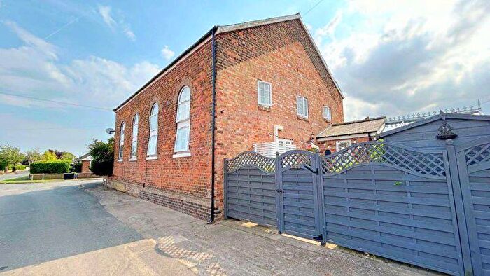 4 Bedroom Semi-Detached House For Sale In Chapel Lane, Habrough, DN40