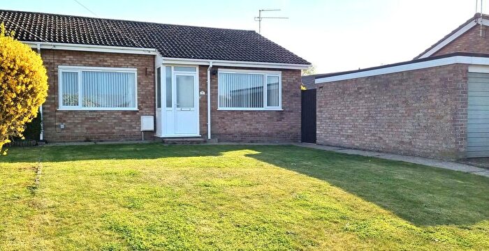 3 Bedroom Semi-Detached Bungalow For Sale In Barons Close, Halesworth, IP19