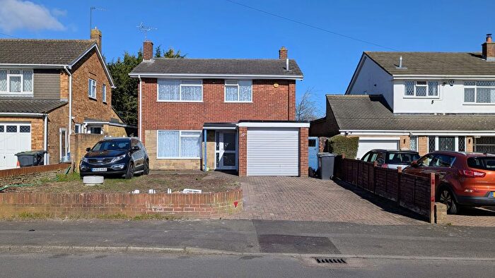 3 Bedroom Detached House To Rent In Emerald Road, Luton, LU4