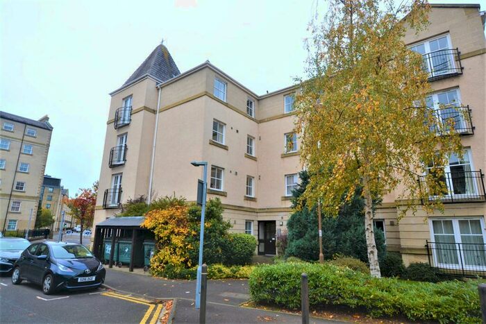 2 Bedroom Flat To Rent In Huntingdon Place, Edinburgh, EH7