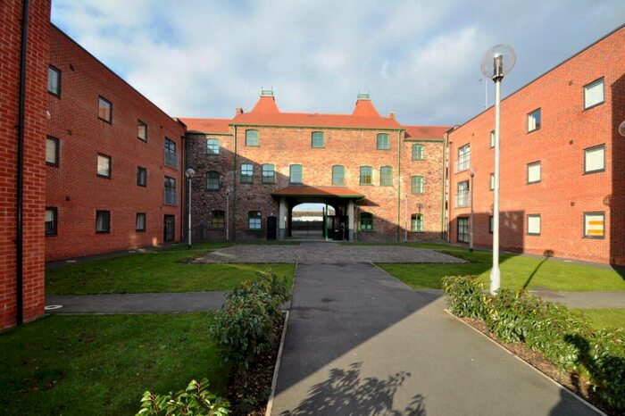 2 Bedroom Flat To Rent In Hartley Court, Stoke-on-Trent, ST4