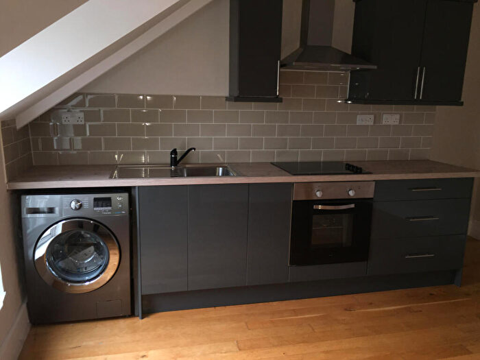 2 Bedroom Flat To Rent In Warwick Avenue Bedford, MK40