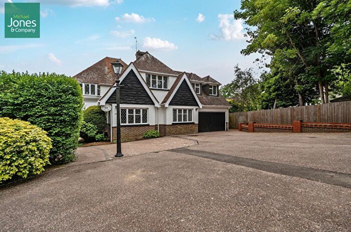 6 Bedroom Detached House To Rent In Warren Road, Worthing, West Sussex, BN14