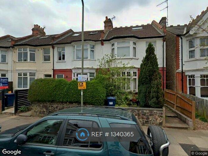 Studio To Rent In London, London, N3