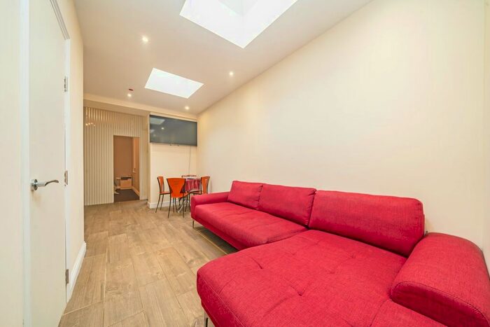 1 Bedroom Flat To Rent In Acton Lane, London, W4