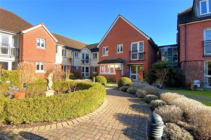 1 Bedroom Flat For Sale In Firwood Drive, Camberley, Surrey, GU15
