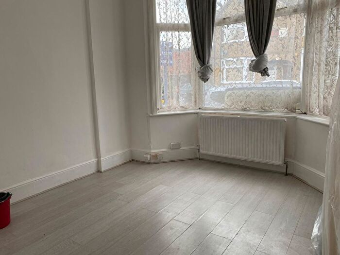 2 Bedroom Flat To Rent In Durham Road, London, N9