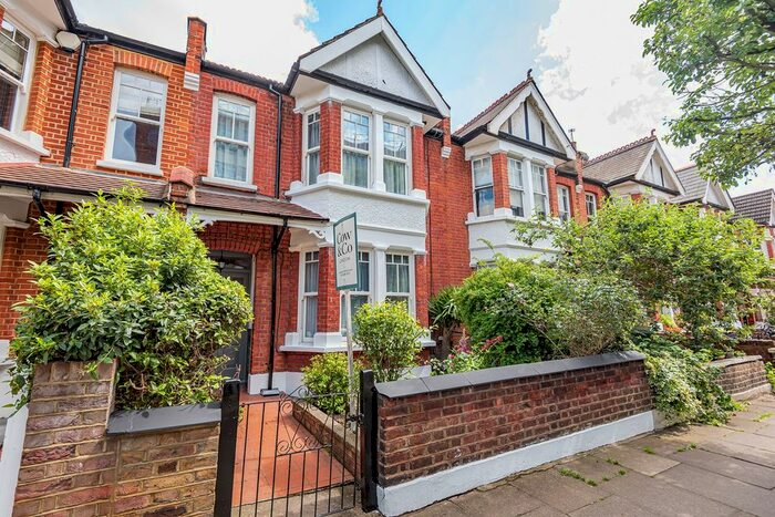 3 Bedroom Property To Rent In Larden Road, London, W3