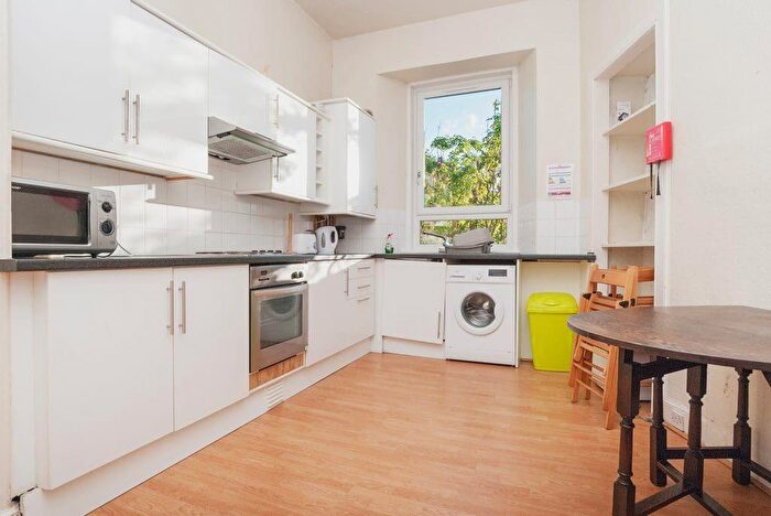 2 Bedroom Flat To Rent In L Gillespie Place, Edinburgh, EH10