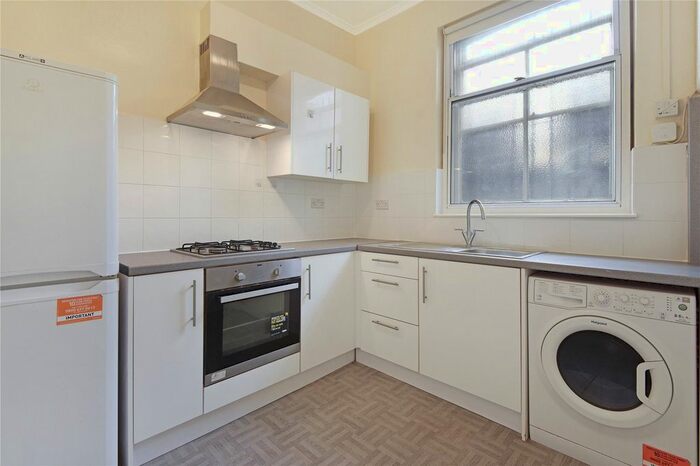 2 Bedroom Flat To Rent In Earls Court Road, Earls Court, London, SW5