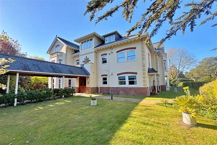 3 Bedroom Flat To Rent In Canford Cliffs, BH13