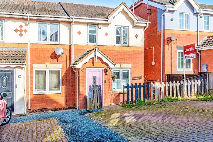 2 Bedroom Semi-Detached House For Sale In Radleigh Close, Northampton, NN4