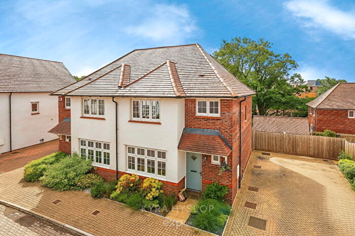 3 Bedroom Semi Detached House For Sale In Hawkins Road, Exeter, EX1