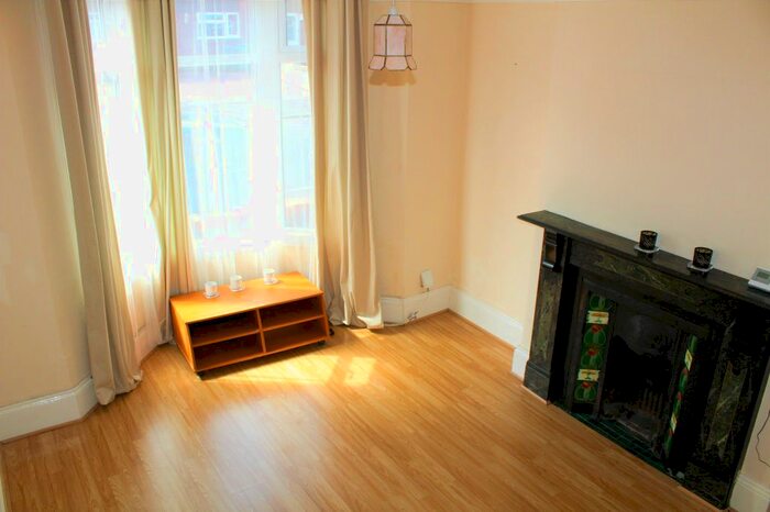 3 Bedroom Terraced House To Rent In Gospel Oak Road, Tipton, DY4