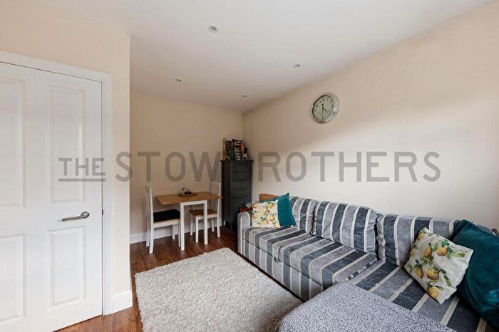 1 Bedroom Flat To Rent In Wigram Road, Wanstead, E11