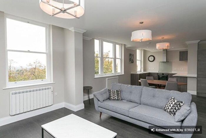 2 Bedroom Flat To Rent In - Clinton Terrace, Derby Road, NG7