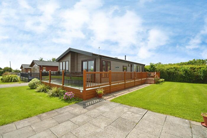 2 Bedroom Park Home For Sale In Ashbourne Road, Fenny Bentley, Ashbourne, DE6