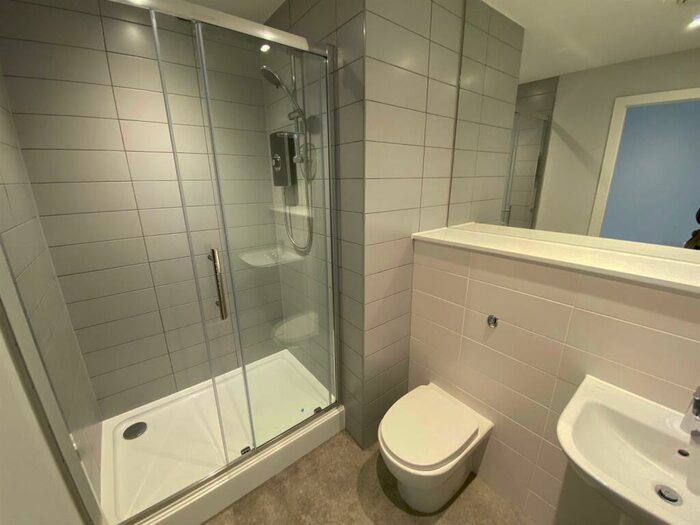 2 Bedroom Apartment To Rent In Sky Gardens, Crosby Road North, Waterloo, Liverpool, L22