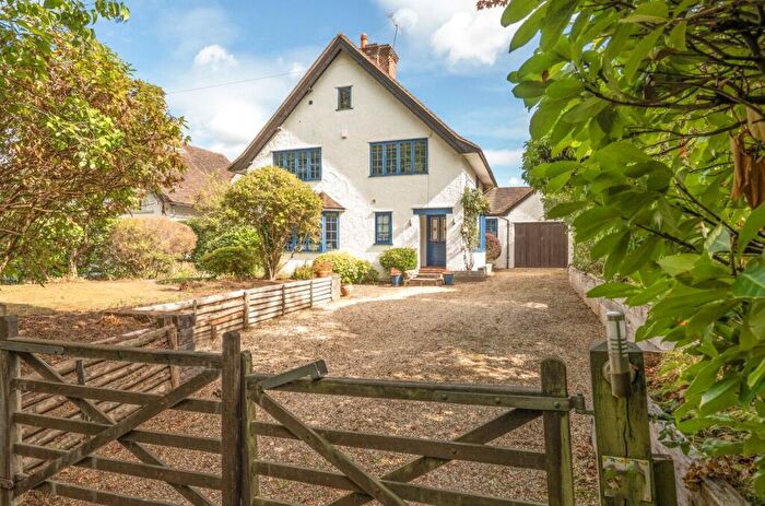4 Bedroom Detached House For Sale In Old Farnham Lane, Farnham, Surrey, GU9