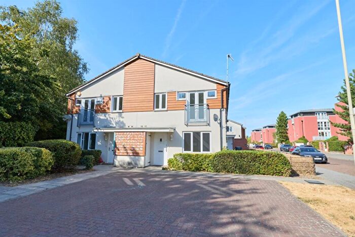 2 Bedroom Town House To Rent In Watkin Road, Leicester, LE2