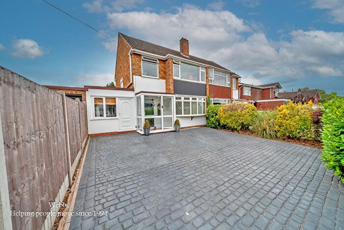 4 Bedroom Semi-detached House For Sale In Stonelea, Aldridge, Walsall, WS9