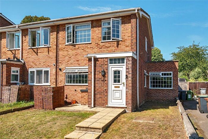 3 Bedroom End Of Terrace House For Sale In Windfield Close, Sydenham, London, SE26