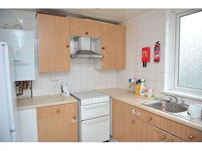4 Bedroom Flat To Rent In Minchin House, Dod Street, Mile End, London, E14
