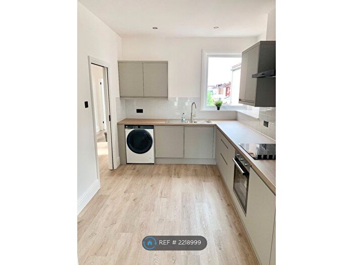 2 Bedroom Maisonette To Rent In Portsmouth, Portsmouth, PO2