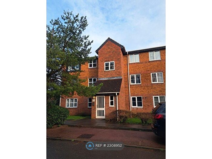 1 Bedroom Flat To Rent In Netherlands Road, East Barnet, EN5