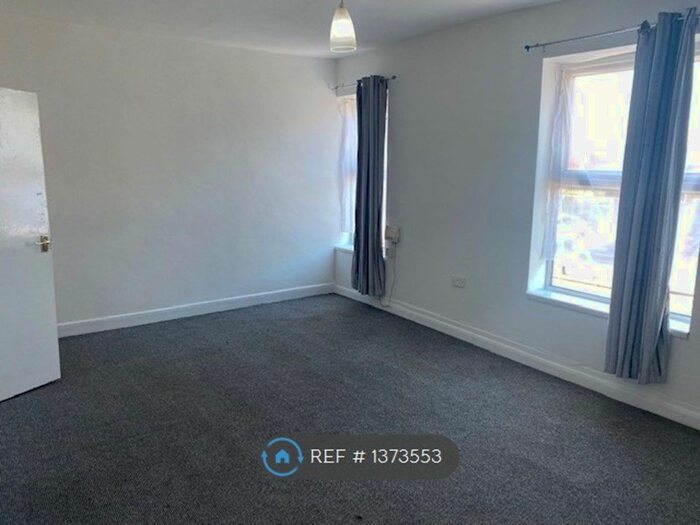 2 Bedroom Flat To Rent In Holderness Road, Hull, HU9