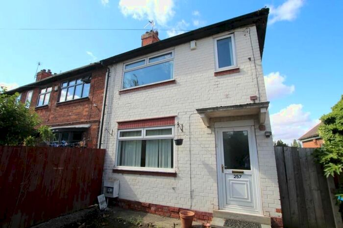 3 Bedroom Terraced House To Rent In Summergangs Road, Hull, HU8