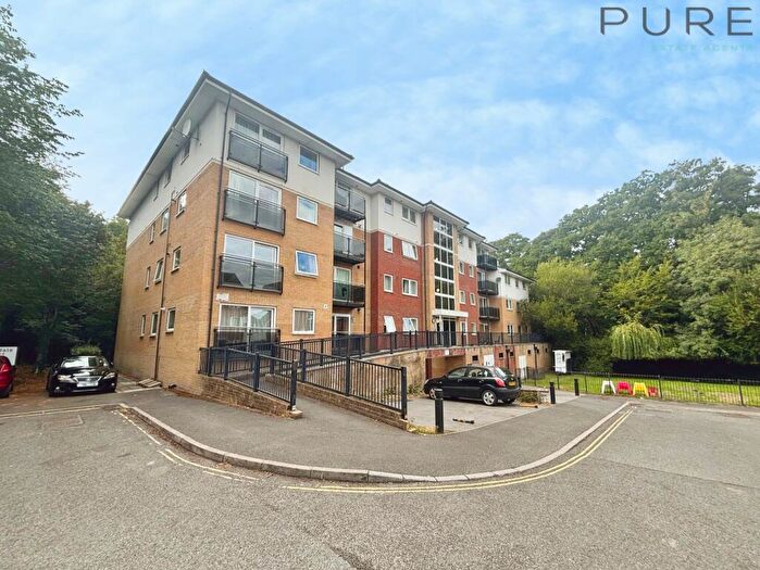 2 Bedroom Flat For Sale In Seacole Gardens, Southampton, SO16